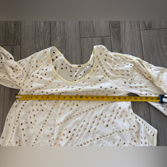 Free People|Boho blouse “Dot to dot eyelet top with split bell sleeves•Oversized - Picture 13 of 14